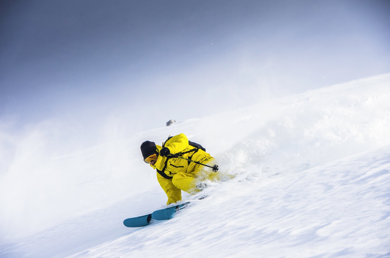Mode homme sur les pistes de ski : le retour du color block