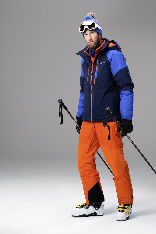 Mode sur les pistes de ski : rouge et bleu