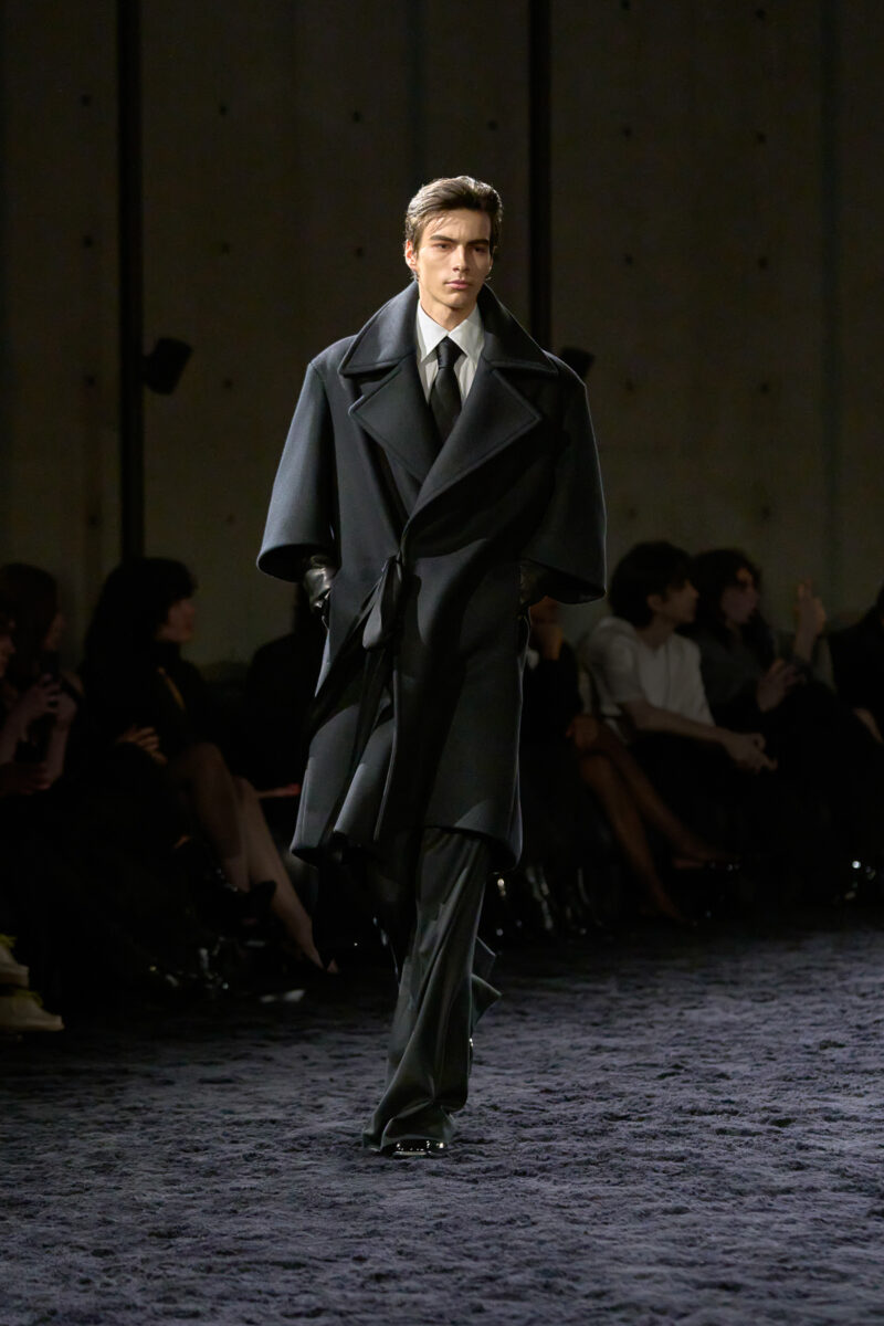 Saint Laurent Paris homme 2024 Look 16